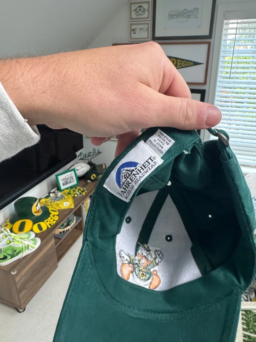 *VINTAGE & RARE* Oregon Ducks x Disney 'Donald Duck' Strapback in Green